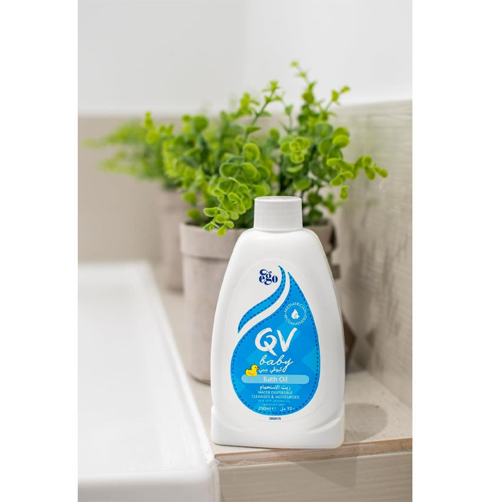 غسول QV للجسم زيت إستحمام منظف ومرطب 250 مل